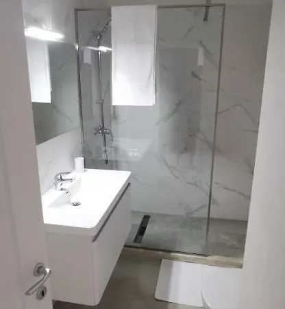 Rb Apartment- Astoria Lake
